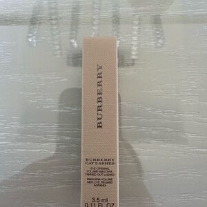 Burberry Jet Black No.01 Compact Box in Beige and Black